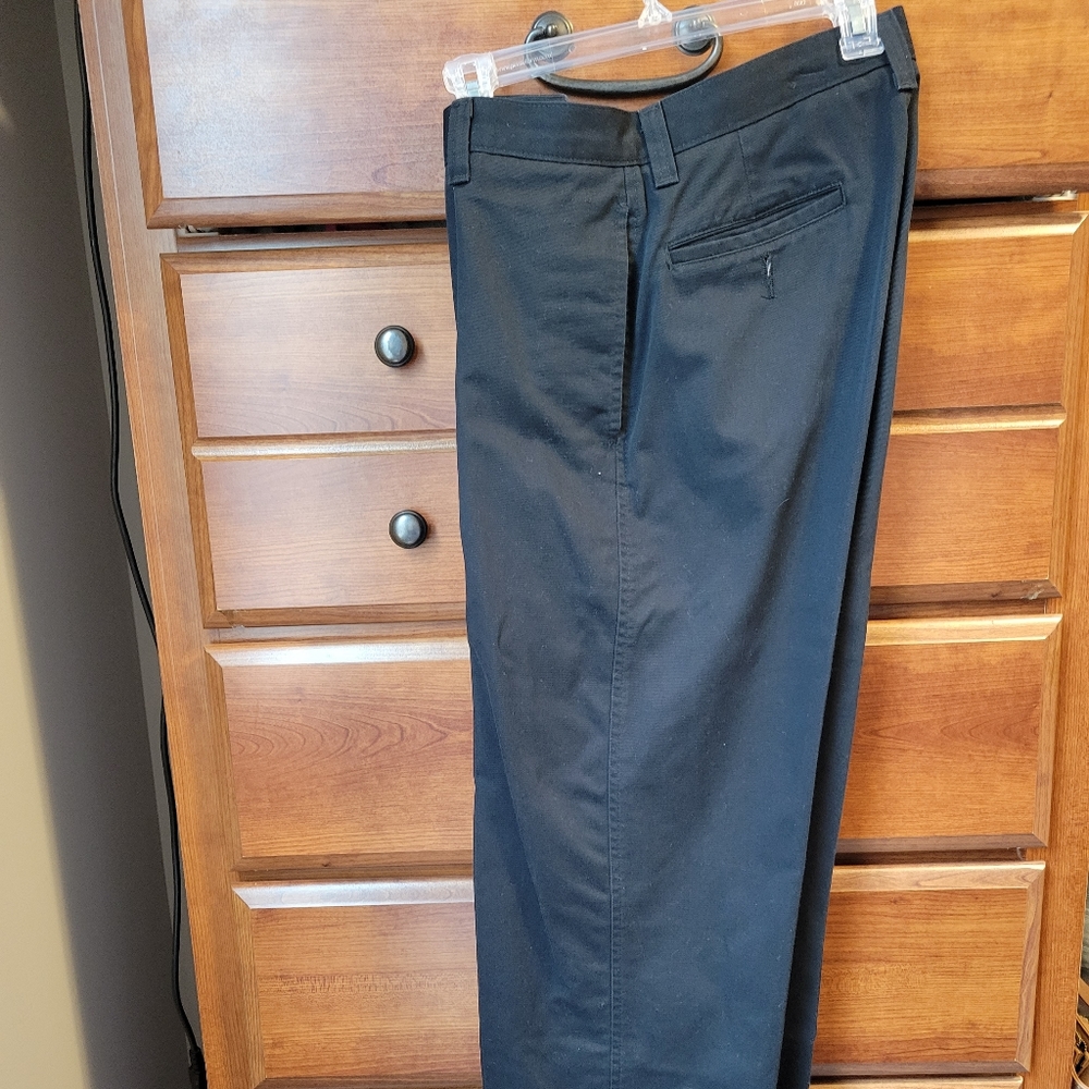 Men's Solid Black Wrangler Khakis - 32x32